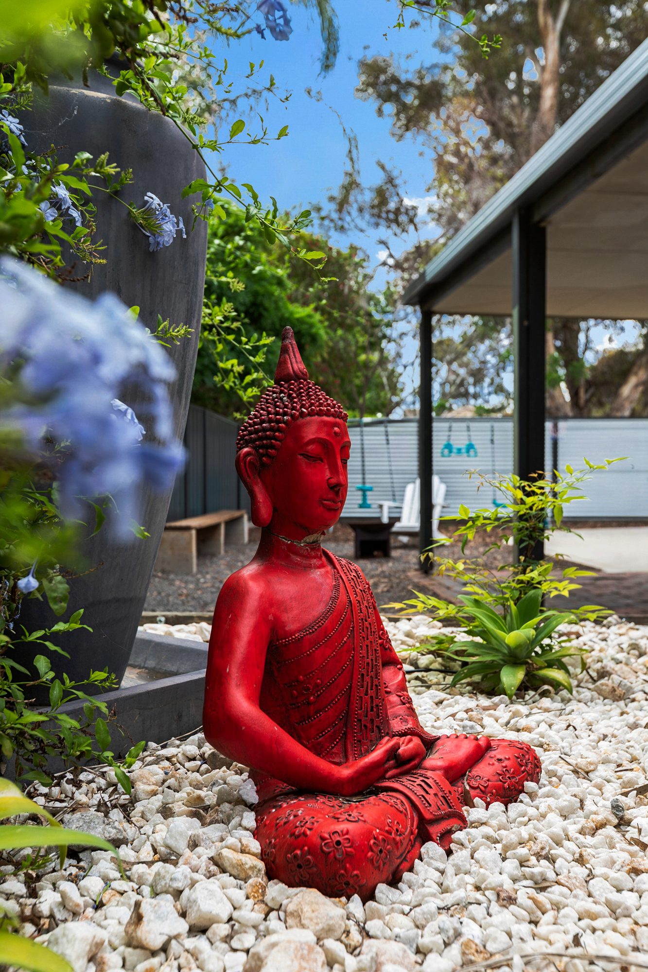 Garden detail beside the outdoor entertaining area